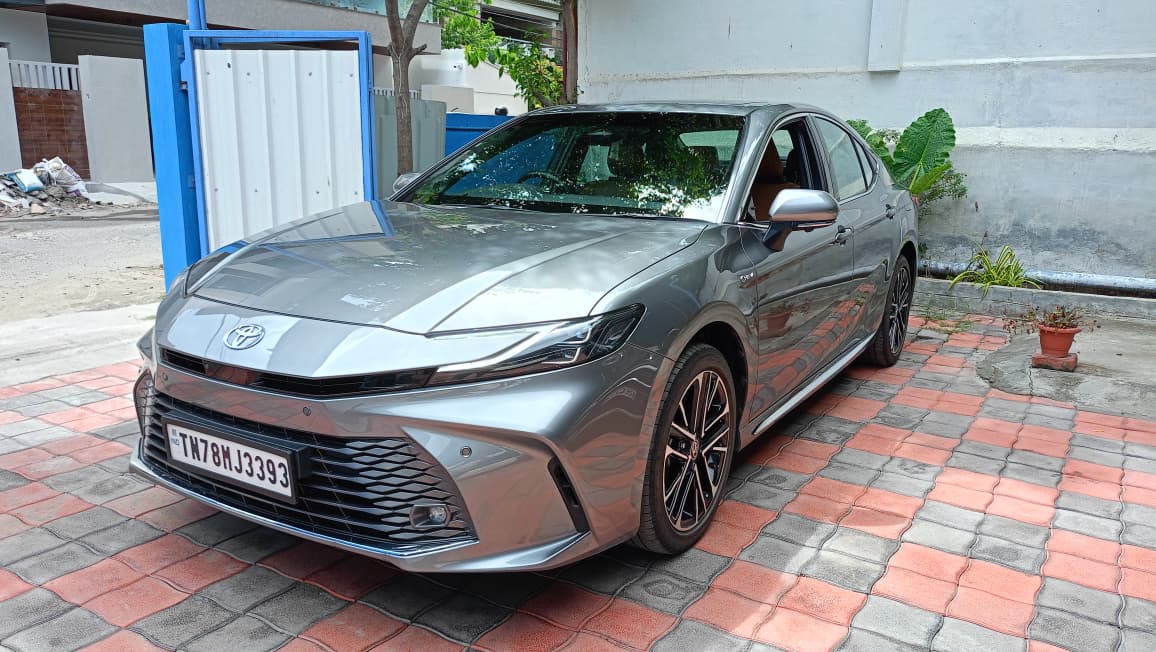 Toyota Camry - Image 2